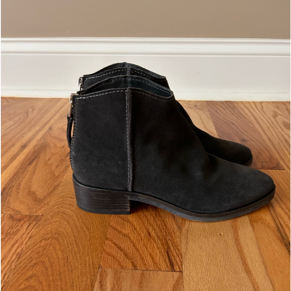 Dolce vita tucker ankle suede boot like new